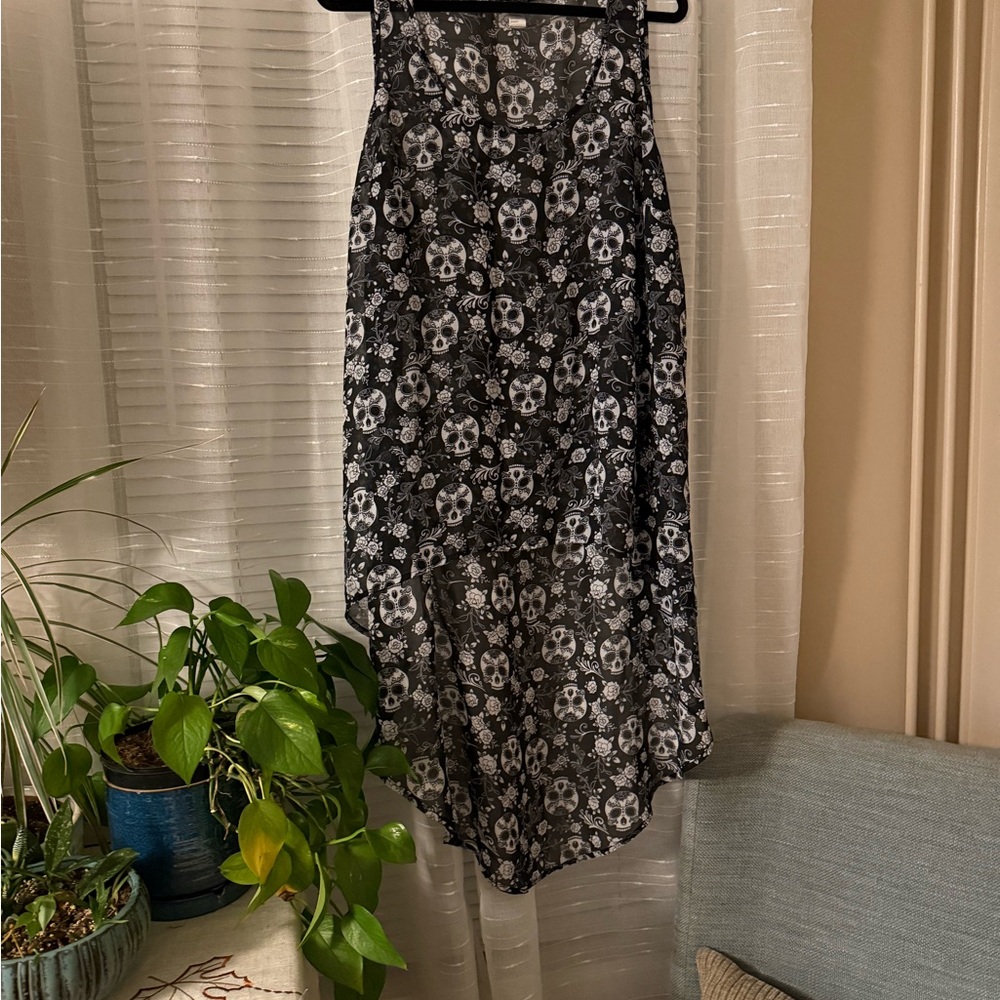 Torrid Black and White Skull High Low tank
